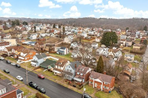 2621 Grandview Ave, Mckeesport PA  15132-7831 exterior