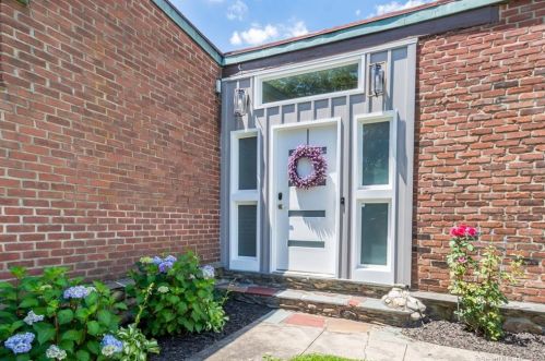 3 Marshall Ln, Ansonia CT  06401-2815 exterior