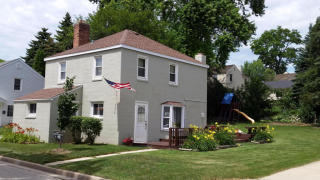 5573 Angle Ln, Greendale, WI 53129-1306