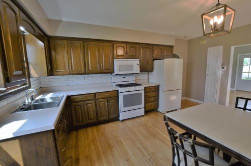 1528 Phillips Rd, Green Bay, WI 54311-9479