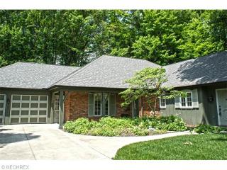 10870 Fawn Meadow Ln, Cleveland, OH 44149-3114
