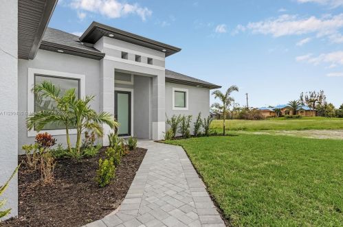 479 3rd Ct, Cape Coral, FL 33909-0025