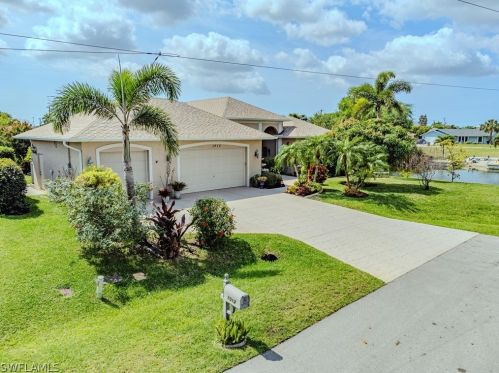 1012 4th Ter, Cape Coral, FL 33990-2652