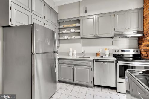 124 6 St, Washington DC 20002-2215 exterior