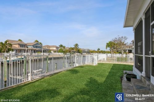 420 Islebay Dr, Ruskin FL  33572-3331 exterior