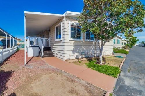 6460 Convoy Ct, San Diego CA  92117-2323 exterior