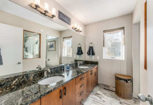 8801 Hart Dr, Waterford WI  53185-1364 exterior