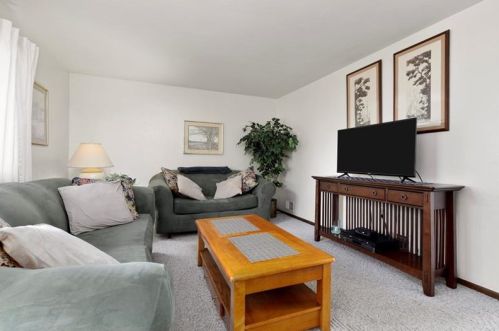 20 Lawson Ave, Pittsburgh, PA 15205-2927