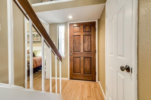 505 Ranch Trl, Irving, TX 75063-4130