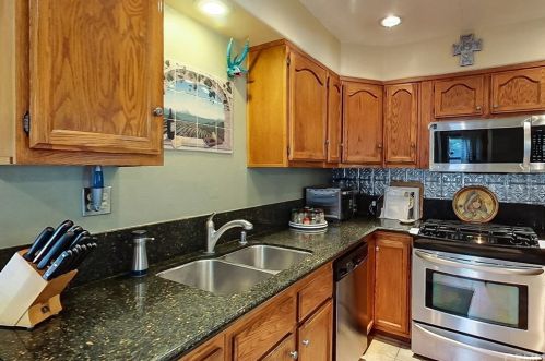 4333 Falcon Ave, Long Beach CA 90807-2503 exterior