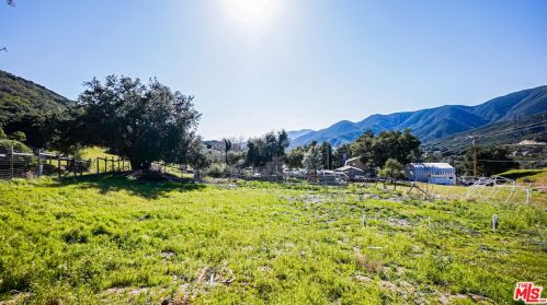 40321 Calle Rosalito, Santa Clarita CA  91390-1088 exterior