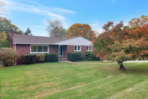17 Hillside Ave, Norwood, NJ 07648-1721