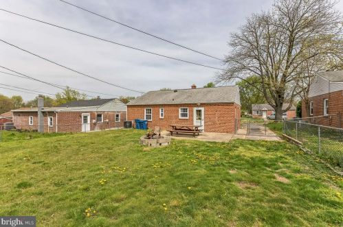 239 Sykes Rd, New Castle DE  19720-1813 exterior