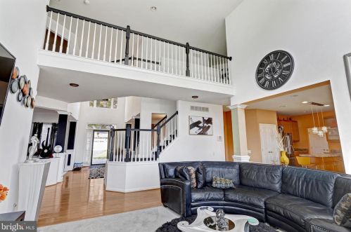 515 Florence Fields Ln, New Castle DE  19720-8752 exterior