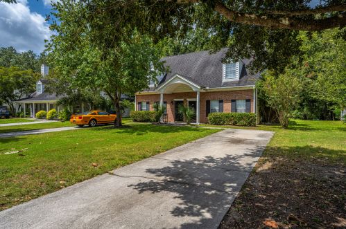 3208 Queensgate Way, Mount Pleasant, SC 29466-6989