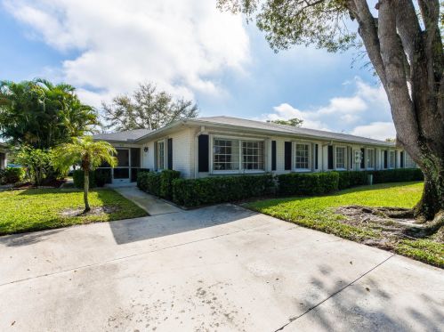10116 42nd Ave, Boynton Beach, FL 33436-4215