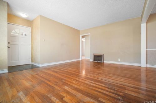 4755 Hayter Ave, Lakewood CA  90712-3508 exterior