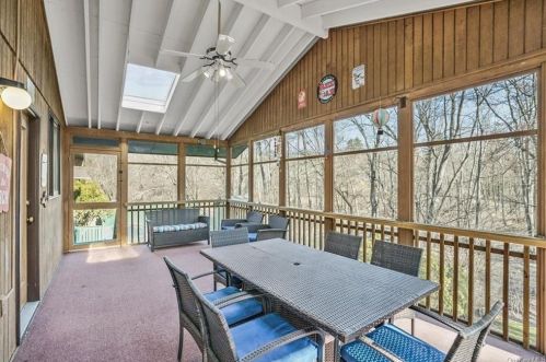 6 Mayer Dr, Airmont NY  10901-3807 exterior