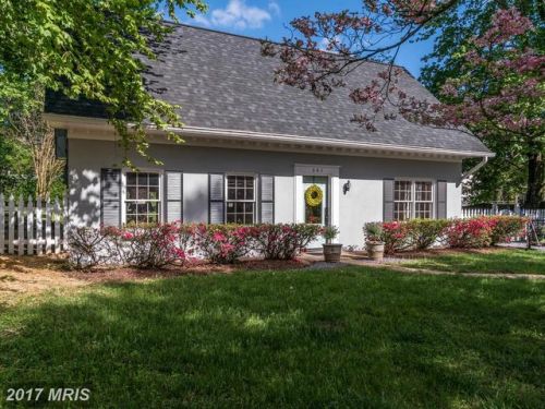 201 Maple St, Middleburg, VA 20117-2649