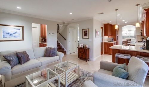 7060 Dennison St, San Diego CA 92122-2431 exterior