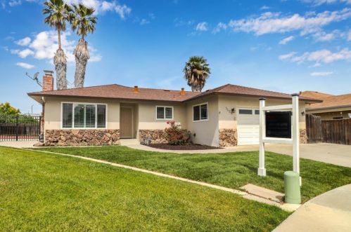 1120 Brent Ct, Hollister, CA 95023-4508
