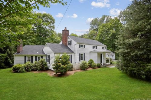 23 Pheasant Ln, Stamford, CT 06903-4429