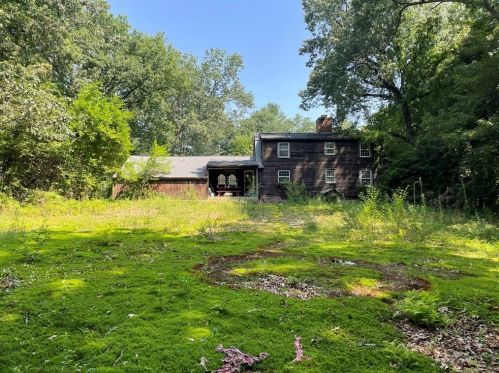 54 Ridgecrest Dr, Montgomery, MA 01085-4528