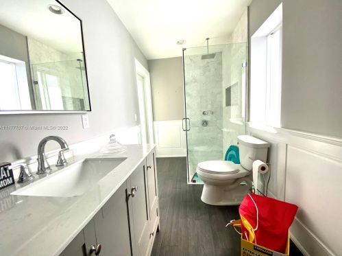 5750 112 Ter, Hialeah FL  33012-2573 exterior