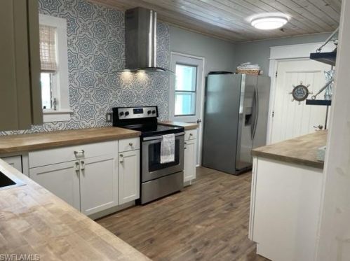 3567 Papaya St, Saint James City FL  33956-2572 exterior