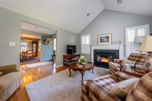 25 Blueberry Path, Yarmouth MA 02675-1475 exterior