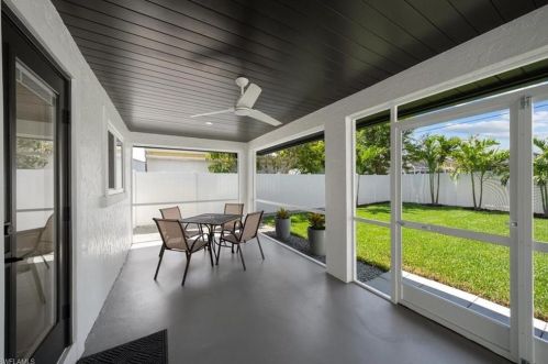762 103rd Ave, Naples FL  34108-3221 exterior