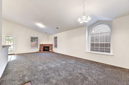 10516 Beard Ave, Austin TX  78748-3957 exterior