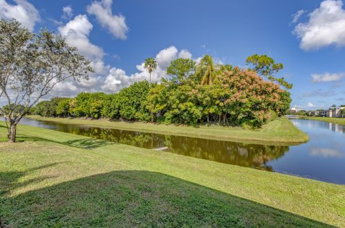 2704 Vision Dr, West Palm Beach, FL 33418-3887