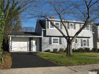 77 Mallard Rd, Plainedge, NY 11756-4201