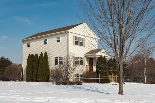 104 Amanda Ct, Mukwonago, WI 53149-1471