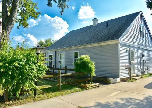 1277 Kirk St, Maumee, OH 43537-3221