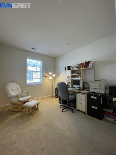 3725 Whitworth Dr, Pleasanton CA  94568-1377 exterior