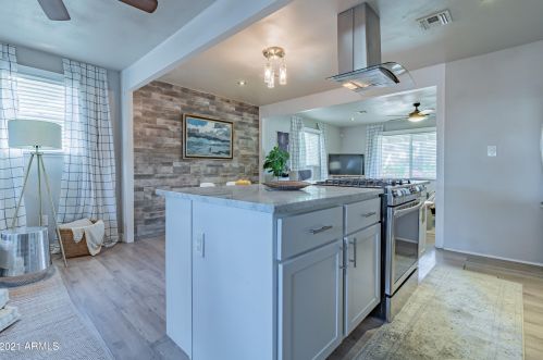 1106 12 St, Phoenix AZ 85086-7448 exterior