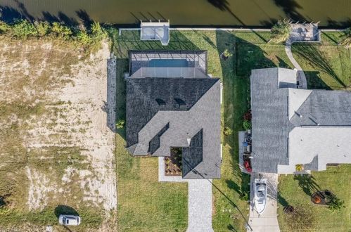 2227 2 Ter, Cape Coral FL  33990-1024 exterior