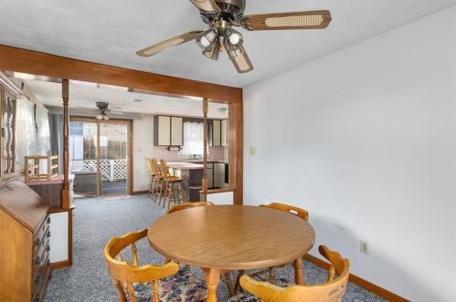 59 Grinnell Ave, Tiverton RI  02878-1901 exterior