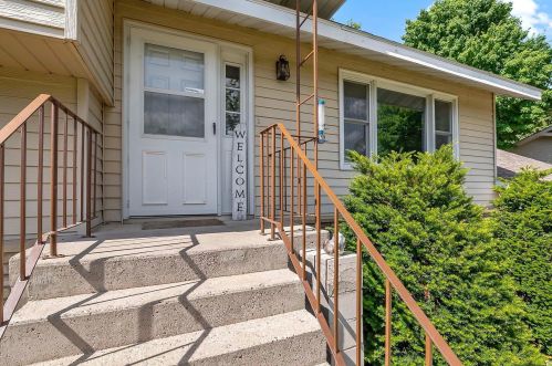 1400 Robinwood Ln, Faribault, MN 55021-6760
