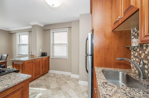250 Garth Rd, Scarsdale, NY 10583-3902