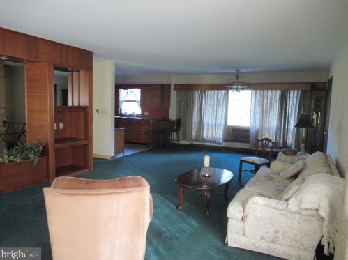 1819 Spg Rd, Carlisle PA 17013-1151 exterior