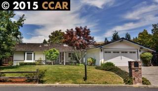 1043 Larch Ave, Moraga, CA 94556-1849