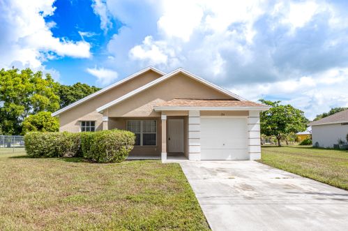 724 Wisteria Ave, Fort Pierce, FL 34982-5891