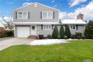 78 Ketewamoke Ave, Babylon, NY 11702-1908