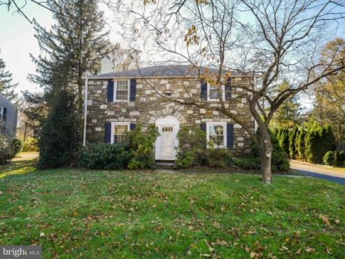2004 Church Rd, Flourtown, PA 19031-1610