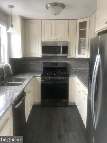 9 Shadow Ln, Bear, DE 19701-3041