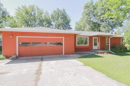913 5th St, Wellman, IA 52356-9713