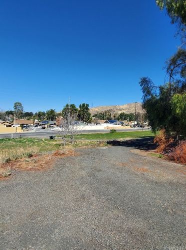 28402 Bouquet Canyon Rd, Santa Clarita, CA 91350-1257